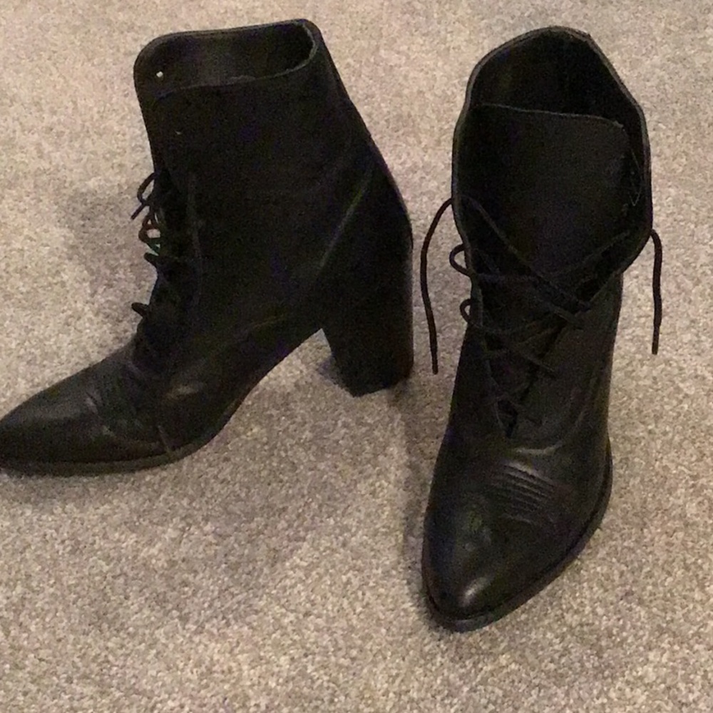 Leather lace up boots - Picture 2 of 6